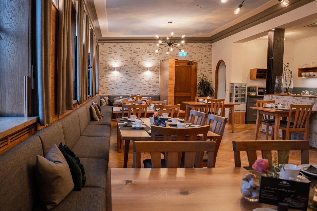 Hotel Zu Den Drei Kronen Донаувёрт Экстерьер фото