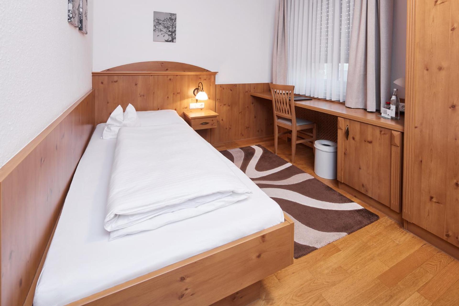 Hotel Zu Den Drei Kronen Донаувёрт Экстерьер фото